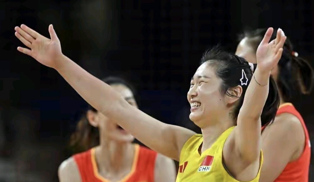 新晋冠军球队取得了惊心动魄的胜利(新任冠军) 新晋冠军球队取得了惊心动魄的胜利(新任冠军)