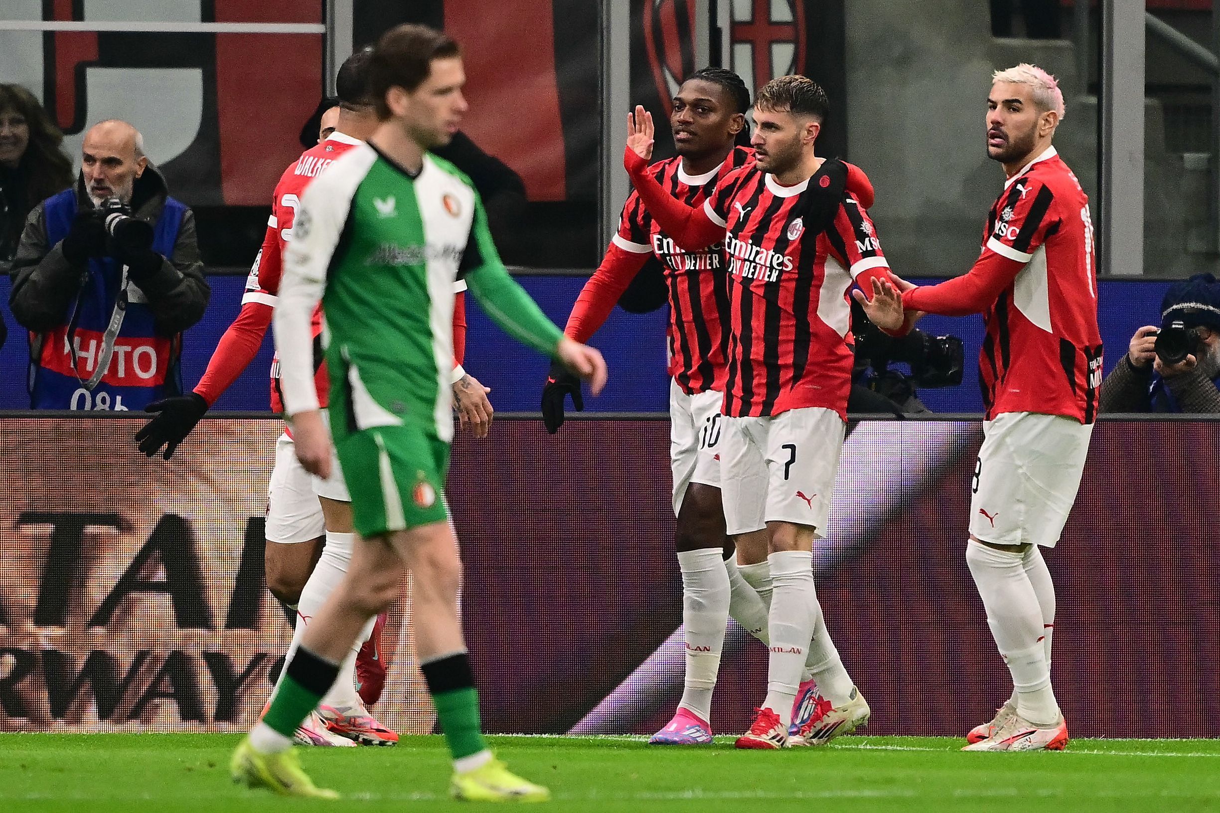 od体育app-瓦伦西亚客场大胜，重返欧冠名额的简单介绍