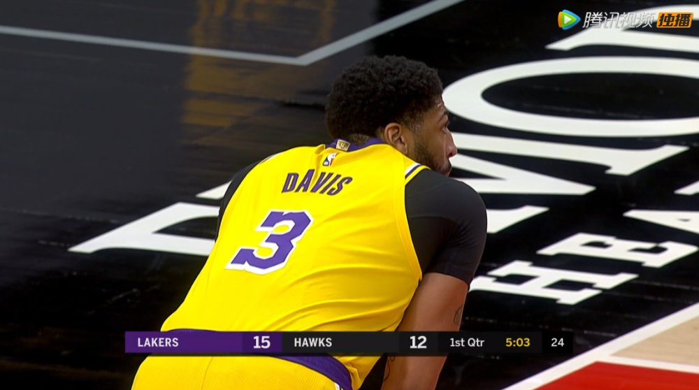 老鹰队主教练为球员立功,期待未来成就 老鹰队主教练为球员立功,期待未来成就