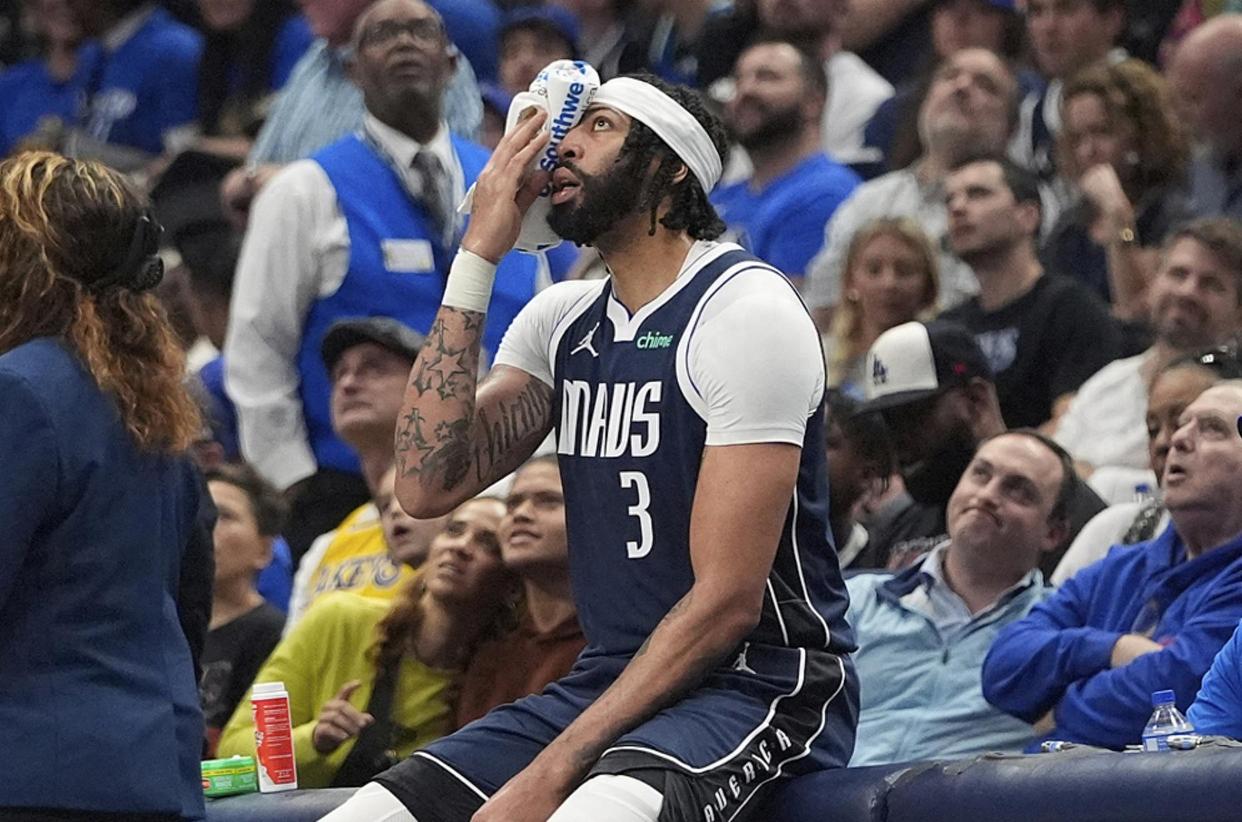 老鹰队主教练为球员立功,期待未来成就 老鹰队主教练为球员立功,期待未来成就