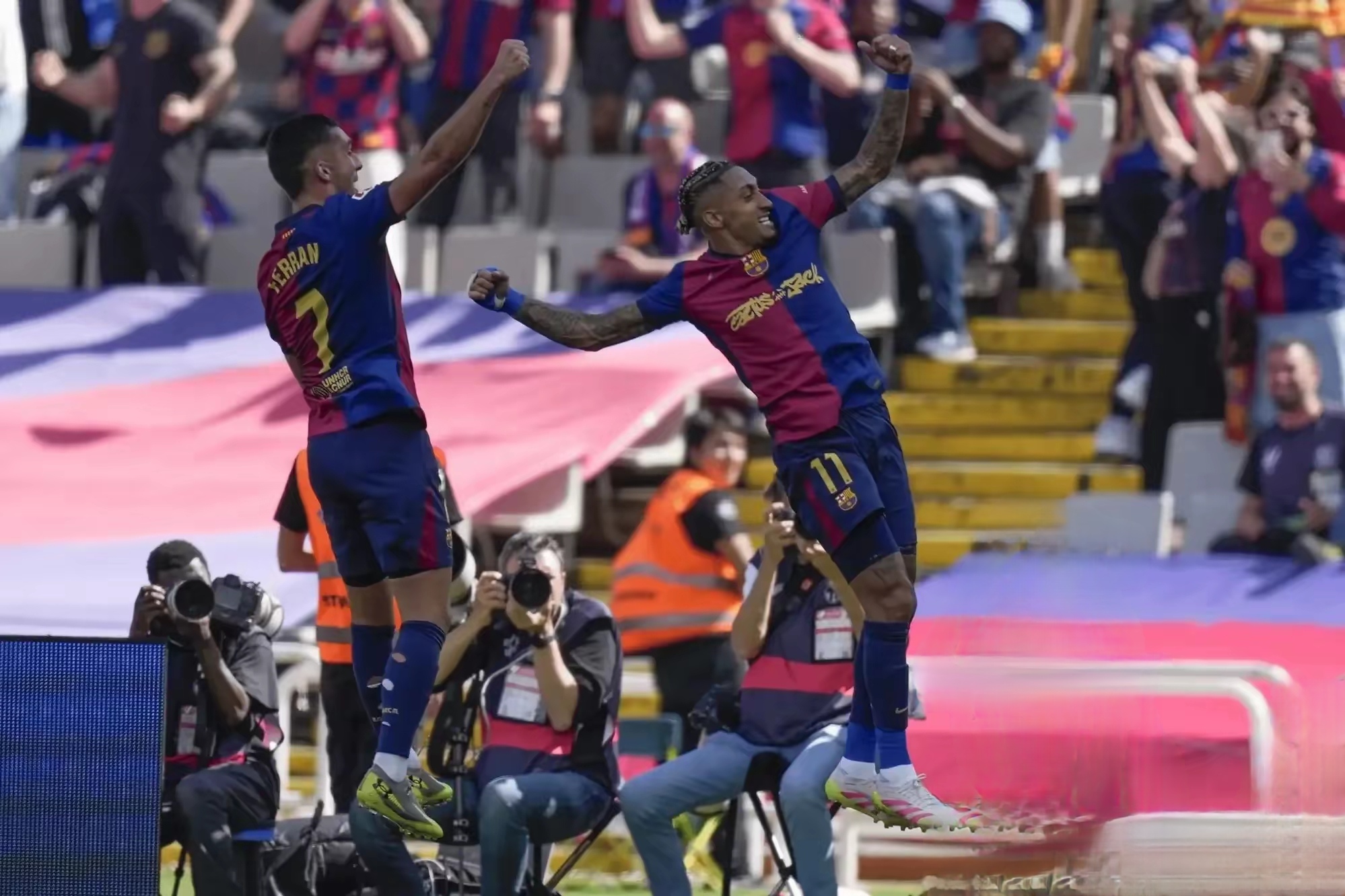 帕尔马队在对比萨索洛的比赛中遭遇落败 帕尔马队在对比萨索洛的比赛中遭遇落败