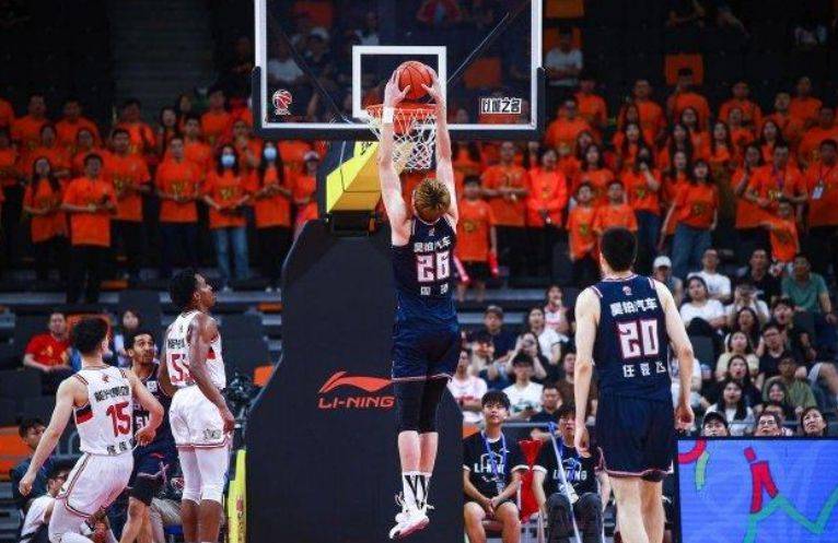 广东男篮实现四连胜,遥遥领先积分榜的简单介绍 广东男篮实现四连胜,遥遥领先积分榜的简单介绍